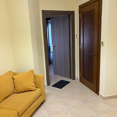 Lux - One Bedroom , Living , Kitchen , Bathroom - For 1 To 7 People, Also For Parties & Gatherings Up To 25 People, Only 15 Minutes From Thessaloniki Center And 8' Minutes From Thessaloniki Airport Apartment Neon Rysion