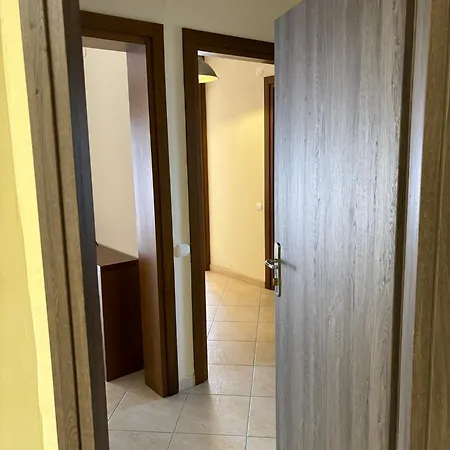 Lux - One Bedroom , Living , Kitchen , Bathroom - For 1 To 7 People, Also For Parties & Gatherings Up To 25 People, Only 15 Minutes From Thessaloniki Center And 8' Minutes From Thessaloniki Airport *
