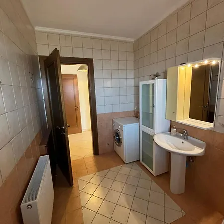 Lux - One Bedroom , Living , Kitchen , Bathroom - For 1 To 7 People, Also For Parties & Gatherings Up To 25 People, Only 15 Minutes From Thessaloniki Center And 8' Minutes From Thessaloniki Airport *