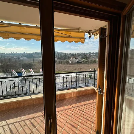 Lux - One Bedroom , Living , Kitchen , Bathroom - For 1 To 7 People, Also For Parties & Gatherings Up To 25 People, Only 15 Minutes From Thessaloniki Center And 8' Minutes From Thessaloniki Airport Apartment Neon Rysion