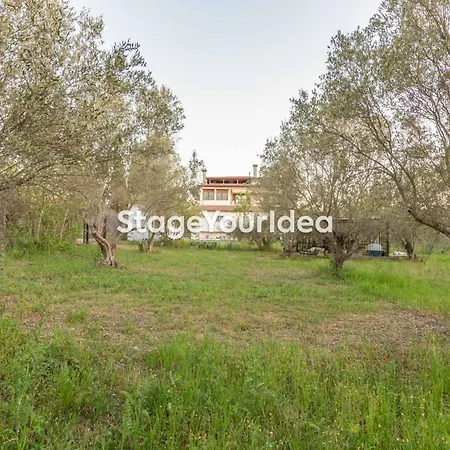 Apartment Lux - One Bedroom , Living , Kitchen , Bathroom - For 1 To 7 People, Also For Parties & Gatherings Up To 25 People, Only 15 Minutes From Thessaloniki Center And 8' Minutes From Thessaloniki Airport