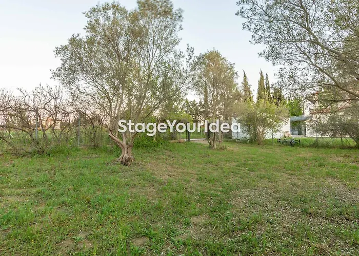 Lux - One Bedroom , Living , Kitchen , Bathroom - For 1 To 7 People, Also For Parties & Gatherings Up To 25 People, Only 15 Minutes From Thessaloniki Center And 8' Minutes From Thessaloniki Airport * Neon Rysion