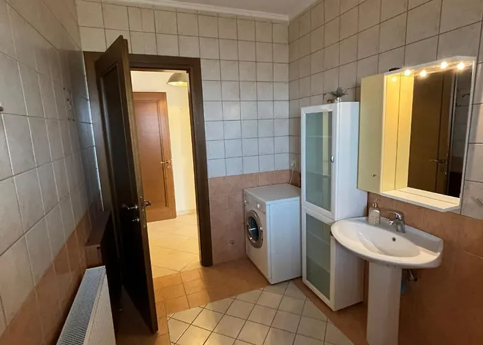 Lux - One Bedroom , Living , Kitchen , Bathroom - For 1 To 7 People, Also For Parties & Gatherings Up To 25 People, Only 15 Minutes From Thessaloniki Center And 8' Minutes From Thessaloniki Airport *
