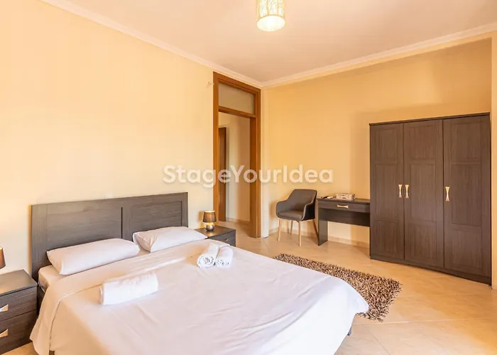 Apartamento Lux - One Bedroom , Living , Kitchen , Bathroom - For 1 To 7 People, Also For Parties & Gatherings Up To 25 People, Only 15 Minutes From Thessaloniki Center And 8' Minutes From Thessaloniki Airport Neon Rysion