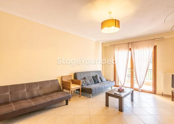 Lux - One Bedroom , Living , Kitchen , Bathroom - For 1 To 7 People, Also For Parties & Gatherings Up To 25 People, Only 15 Minutes From Thessaloniki Center And 8' Minutes From Thessaloniki Airport Neon Rysion